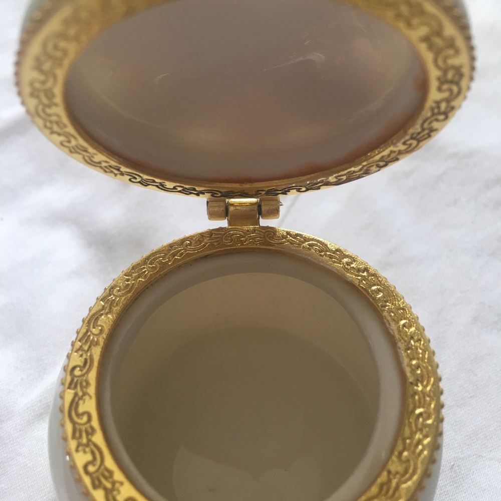 Jewels - Picture 3 of 4